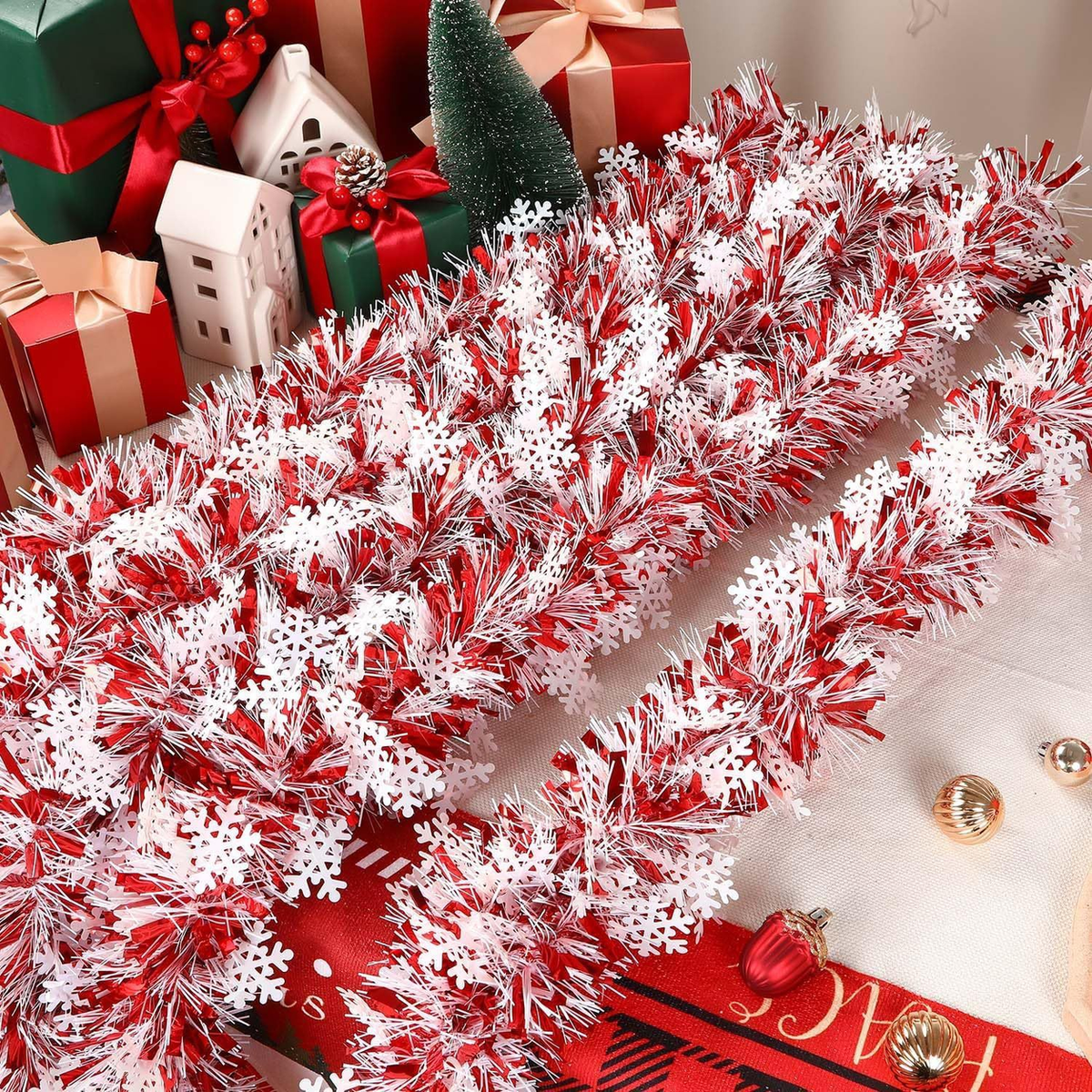 EVERIVELLE 6.6-Foot Red & White Snowflake Tinsel Garland