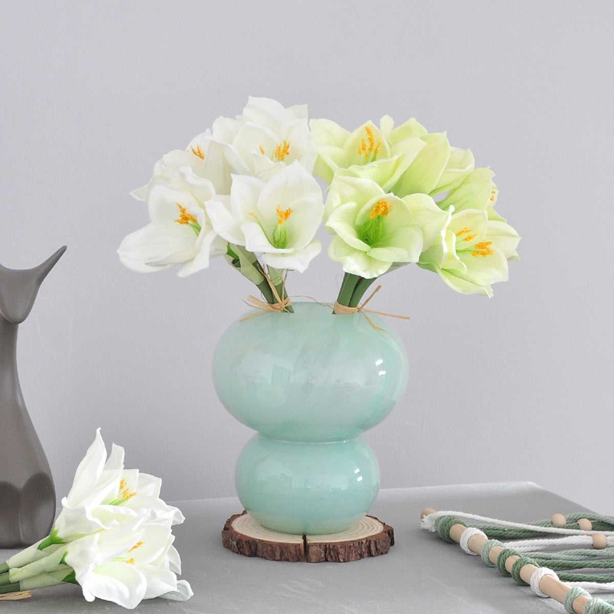 EVERIVELLE 13.8-Inch Five-Stem Soft-Touch Artificial Amaryllis Bouquet