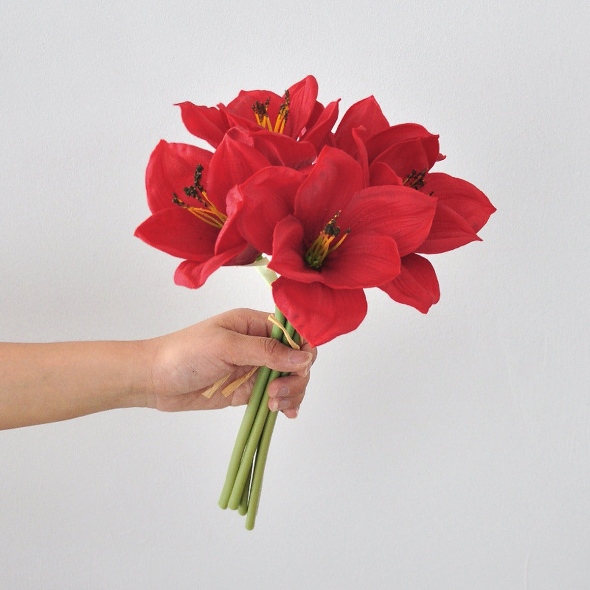 EVERIVELLE 13.8-Inch Five-Stem Soft-Touch Artificial Amaryllis Bouquet