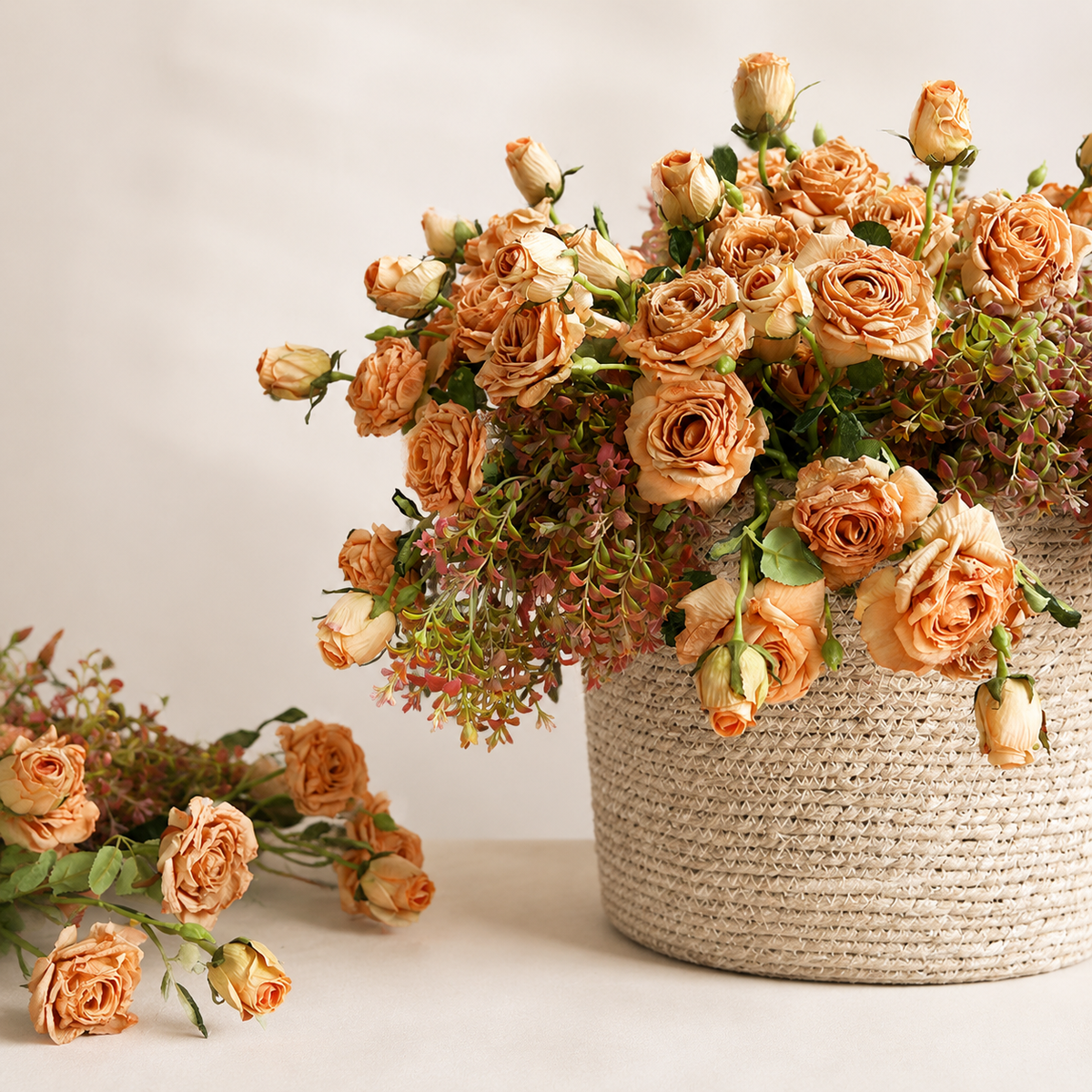 EVERIVELLE Five-Head Vintage Burnt-Edge Artificial Rose Spray