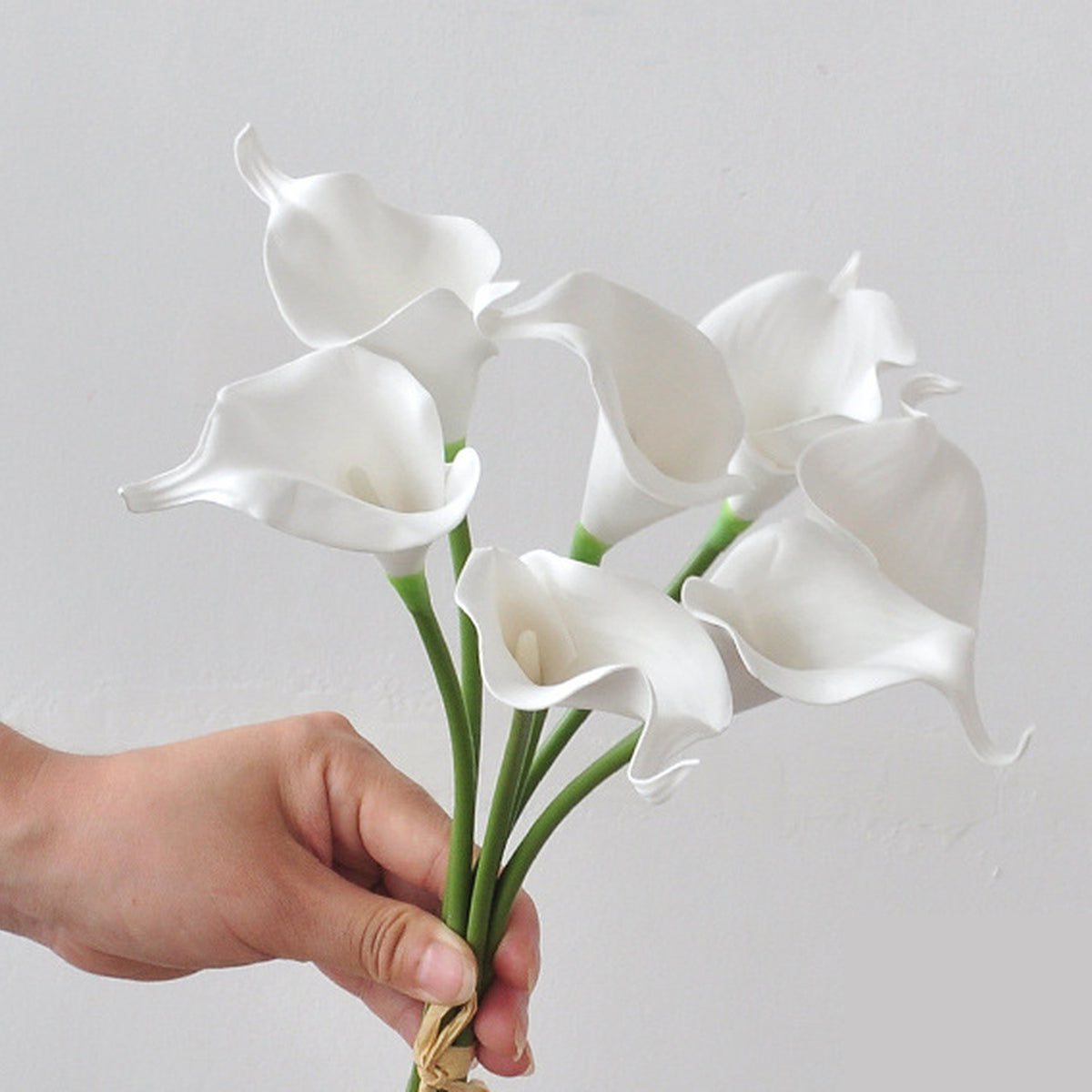 EVERIVELLE Seven-Stem Artificial Calla Lily Bouquet
