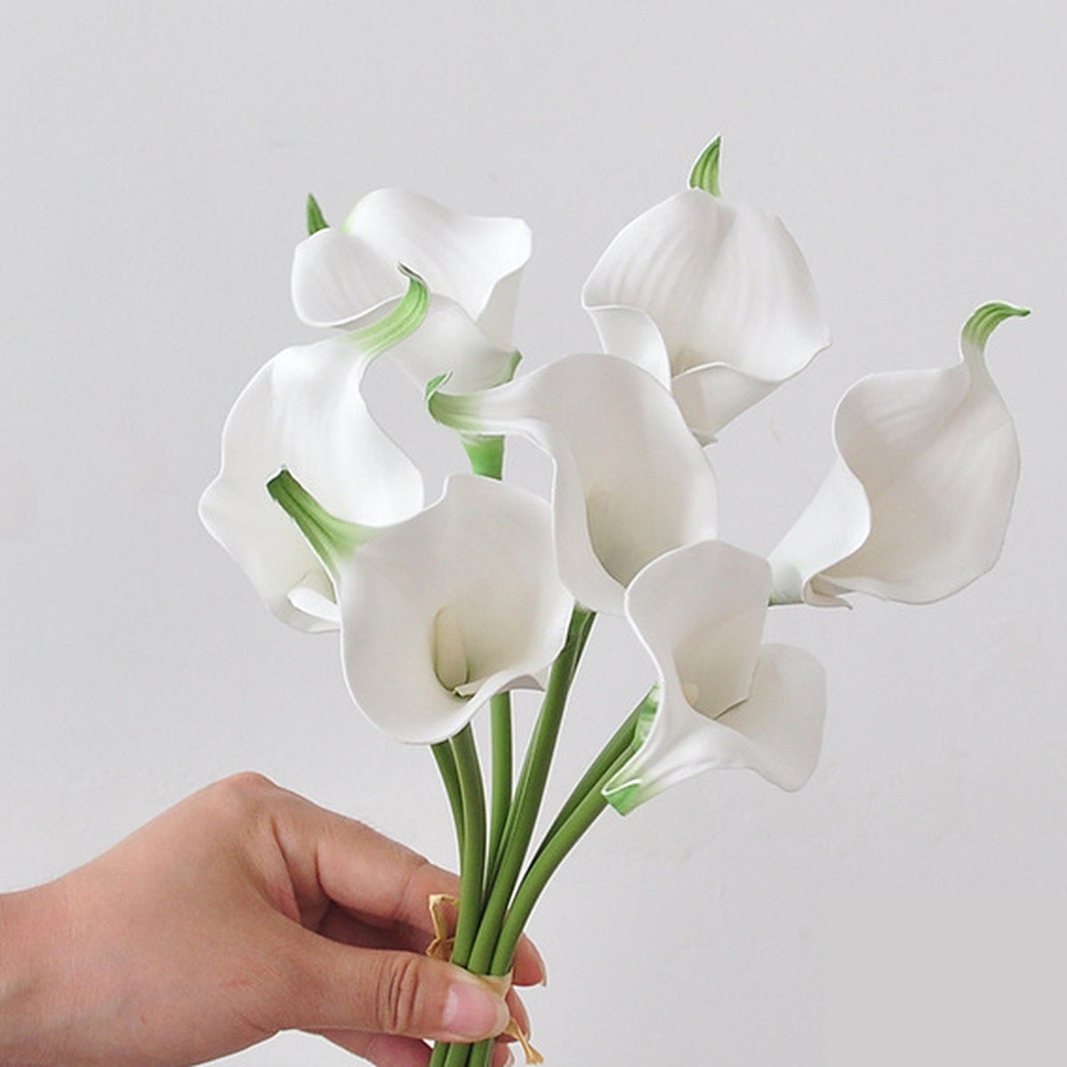 EVERIVELLE Seven-Stem Artificial Calla Lily Bouquet
