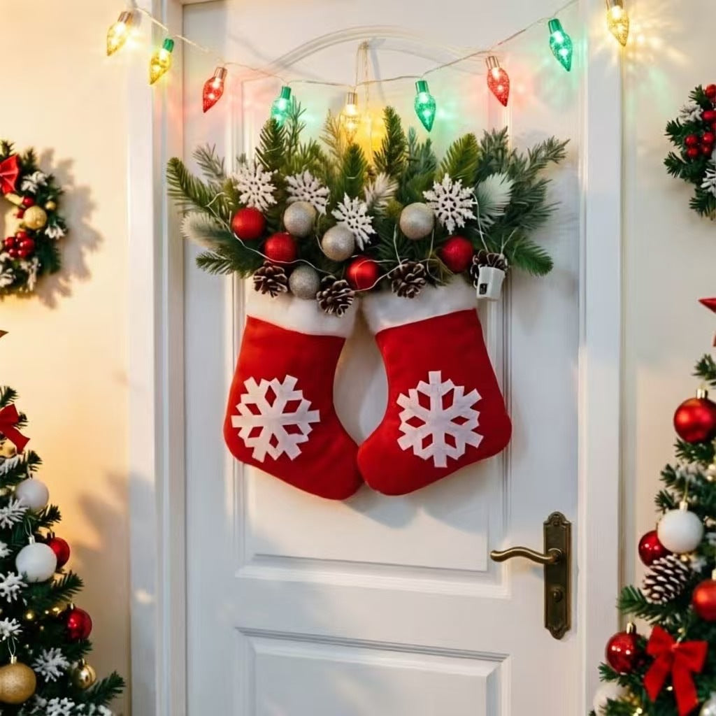Twinkling Christmas Mitten Wreath Collection