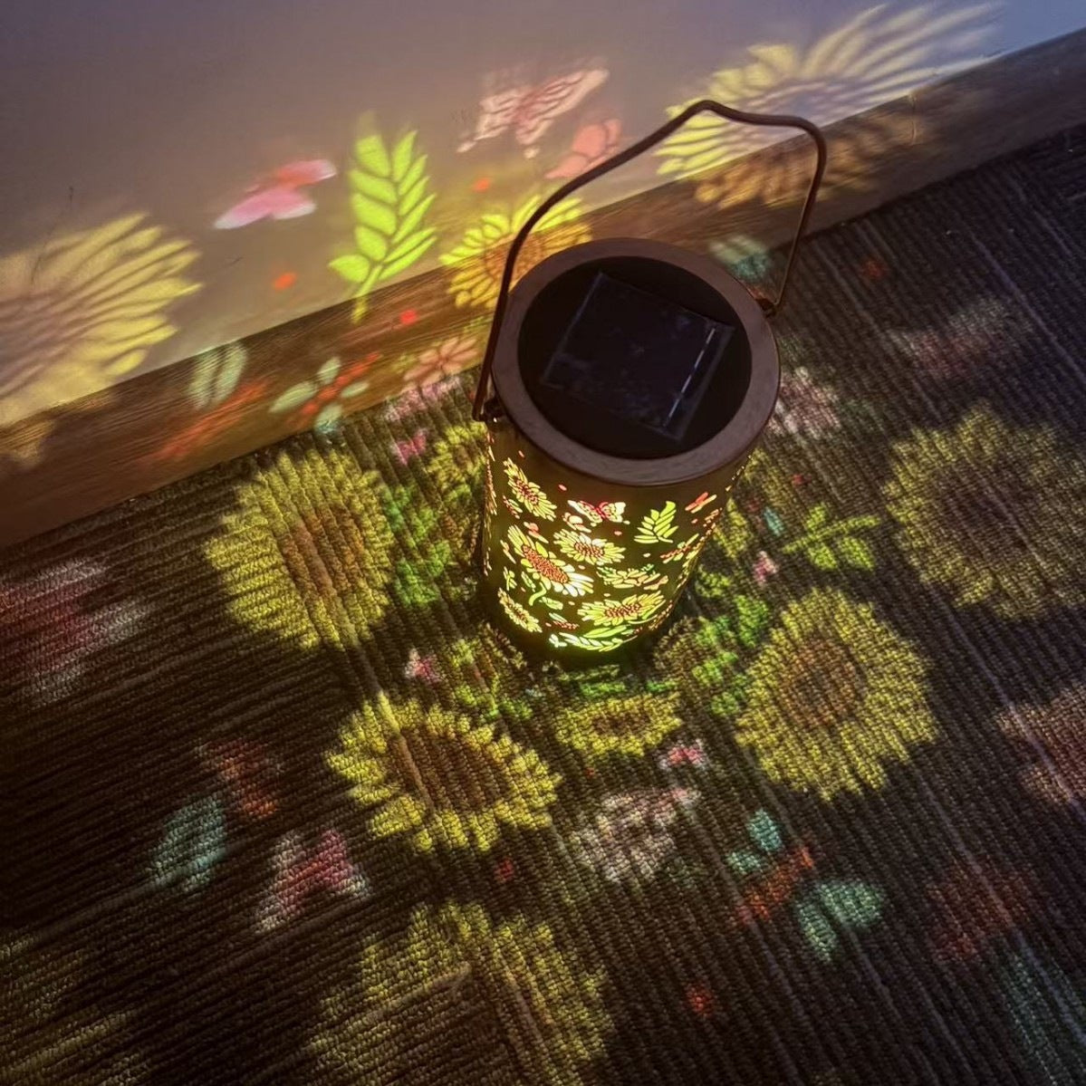 Sunflower Solar Projection Lantern Collection