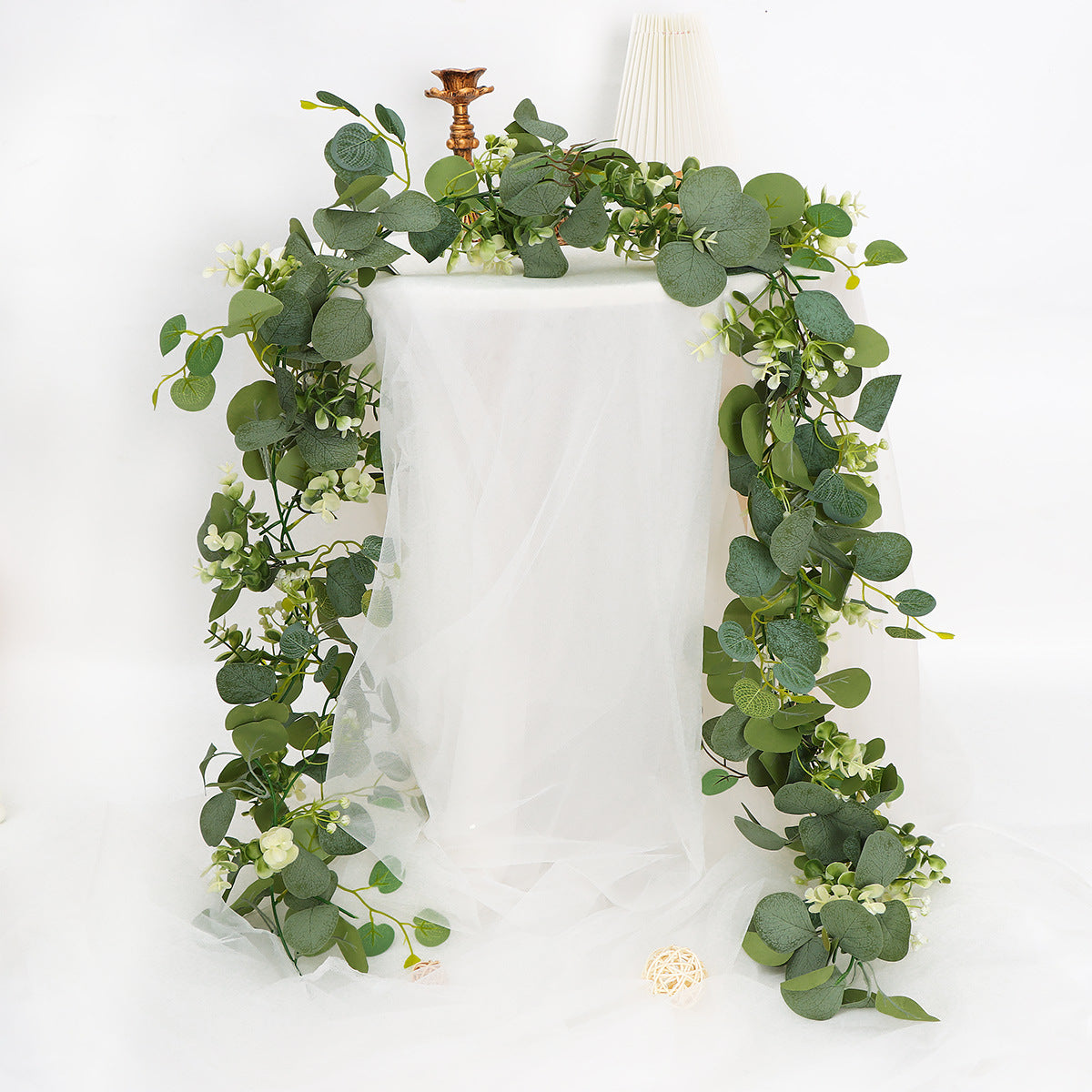 EVERIVELLE Single-Strand Artificial Eucalyptus Decorative Garland