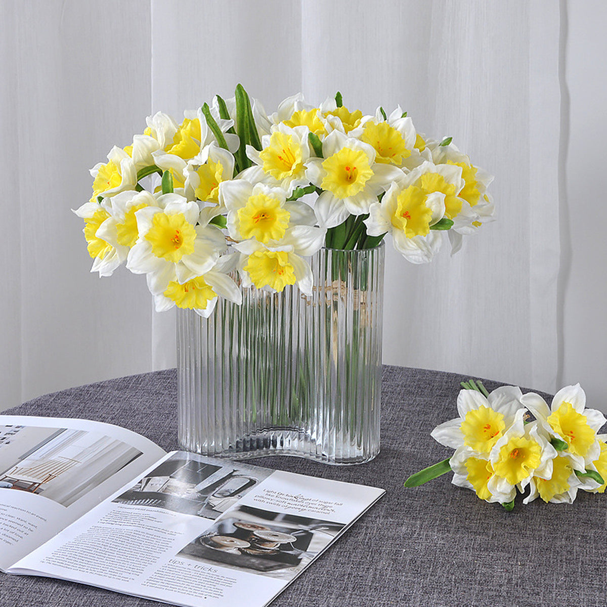 EVERIVELLE Artificial Soft-Touch Daffodil Bouquet