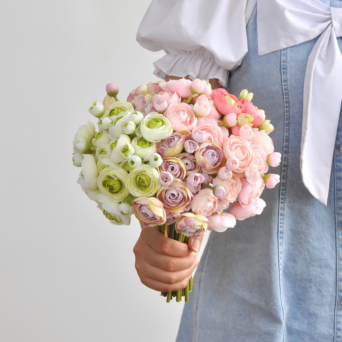 EVERIVELLE Artificial Lotus Bridal Bouquet