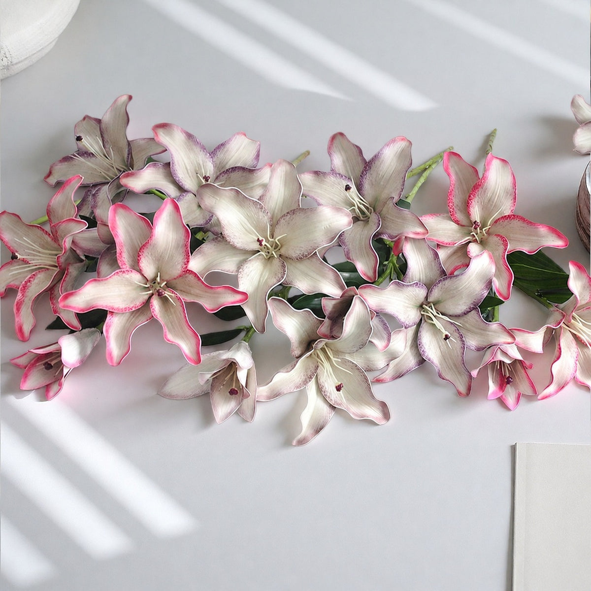 EVERIVELLE Three-Head Painted Artificial Lily Stem