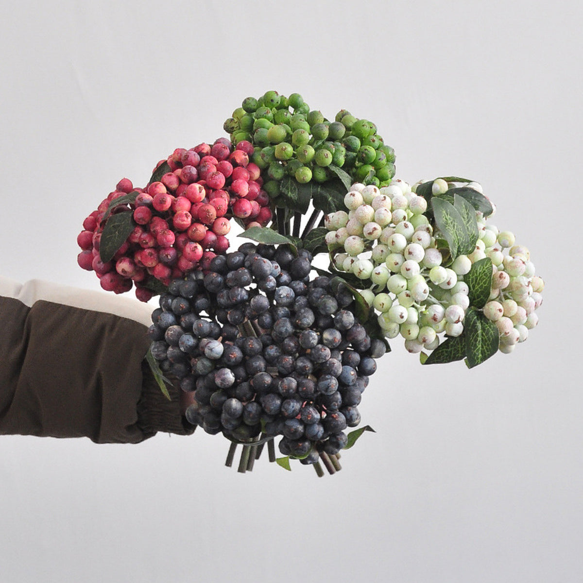 EVERIVELLE 11-Inch Five-Stem Artificial Berry Bouquet