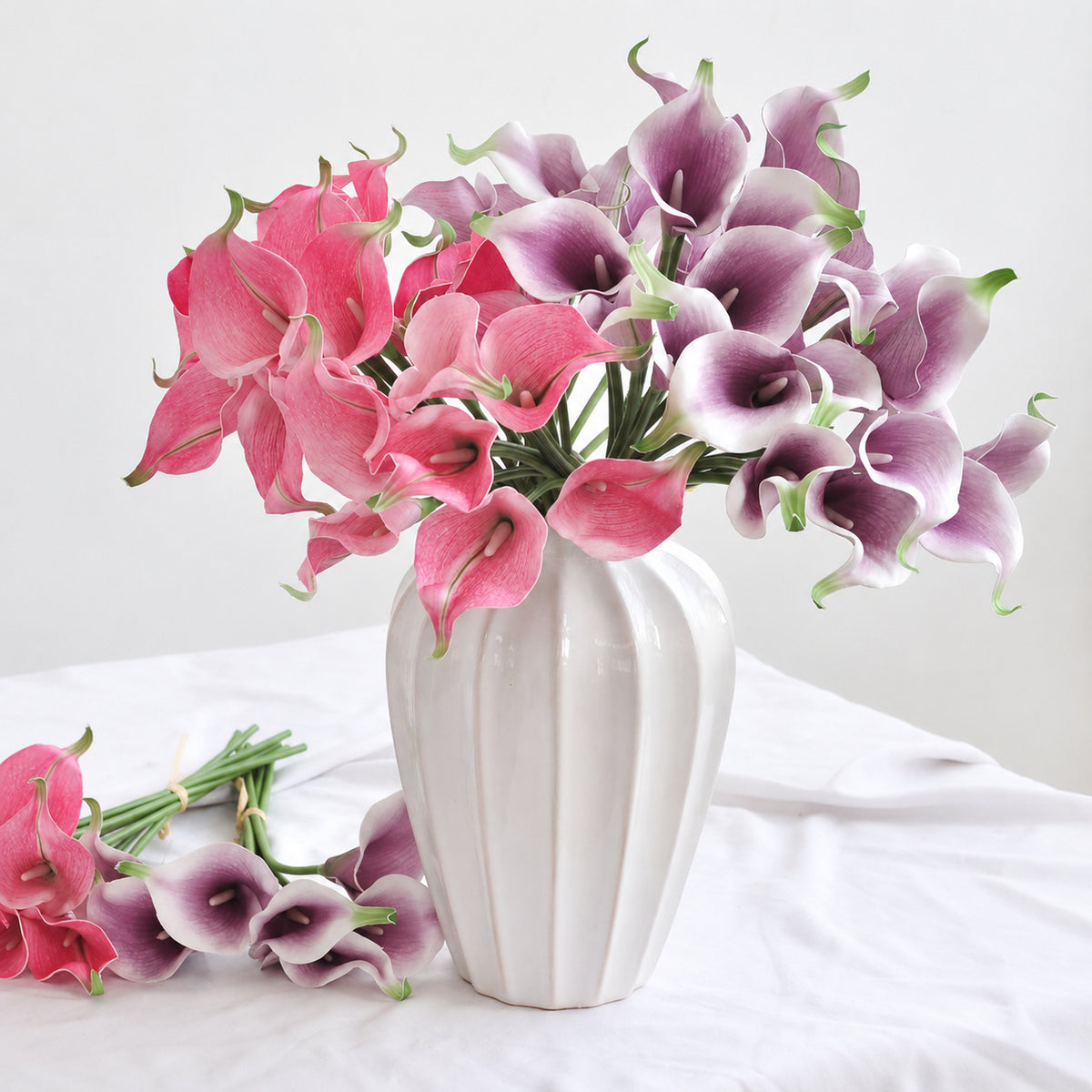 EVERIVELLE Seven-Stem Artificial Calla Lily Bouquet