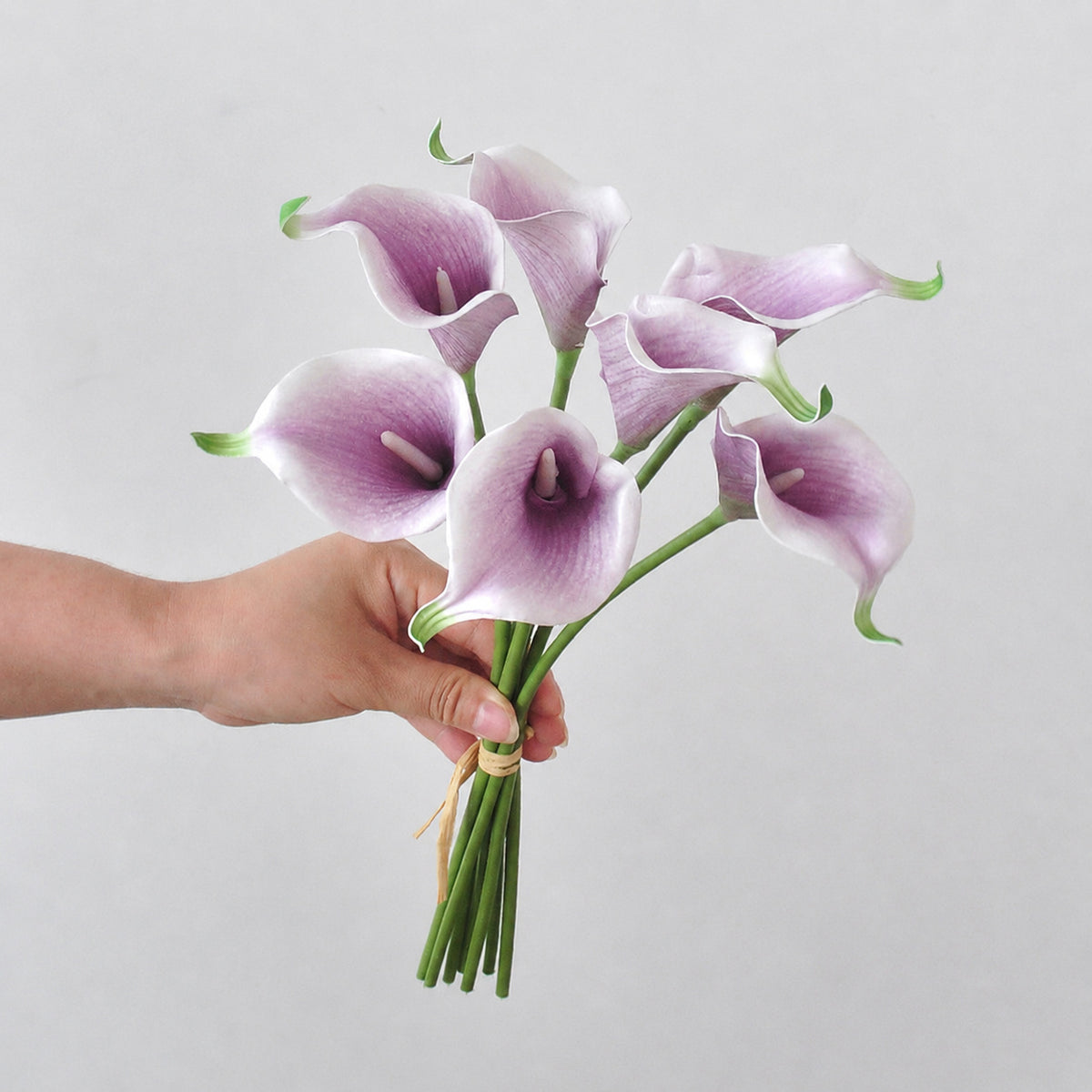 EVERIVELLE Seven-Stem Artificial Calla Lily Bouquet
