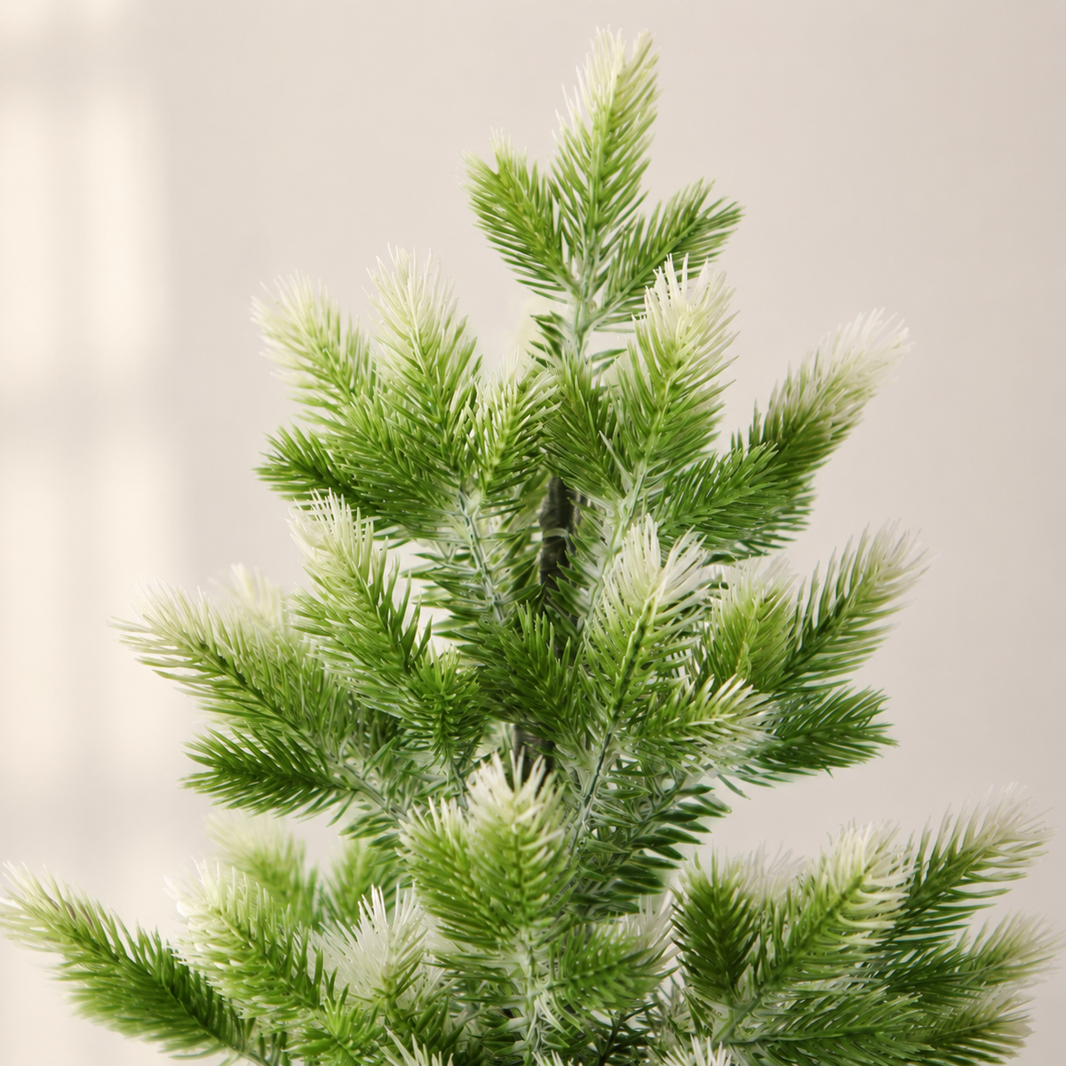 Mini flocked tree white tip needle detail