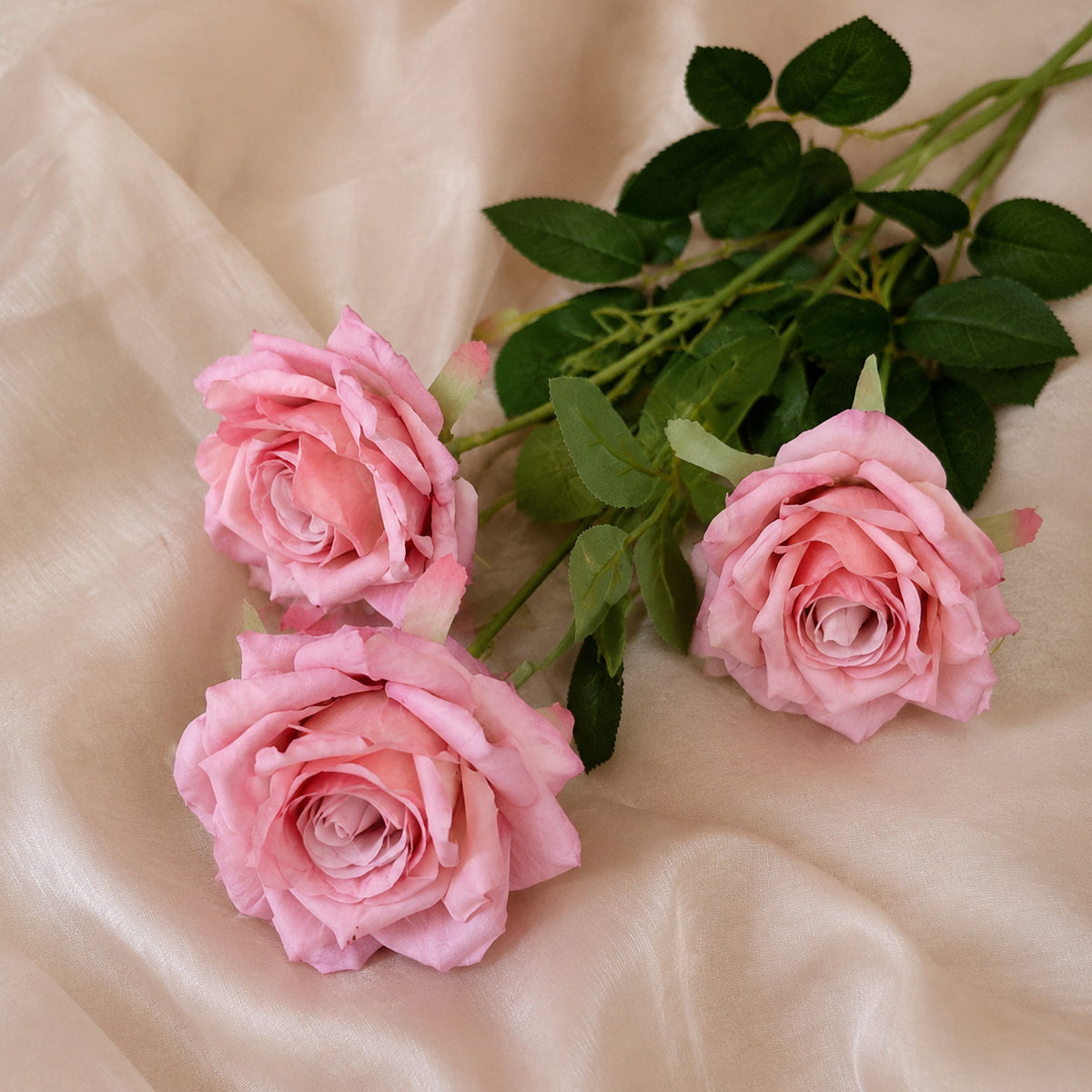 EVERIVELLE Three-Head Artificial Manta Rose Stem